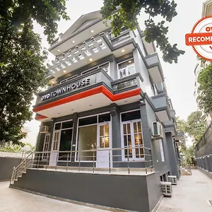 Hotel Oyo Townhouse 330 Mg Road Metro Station Gurgaon